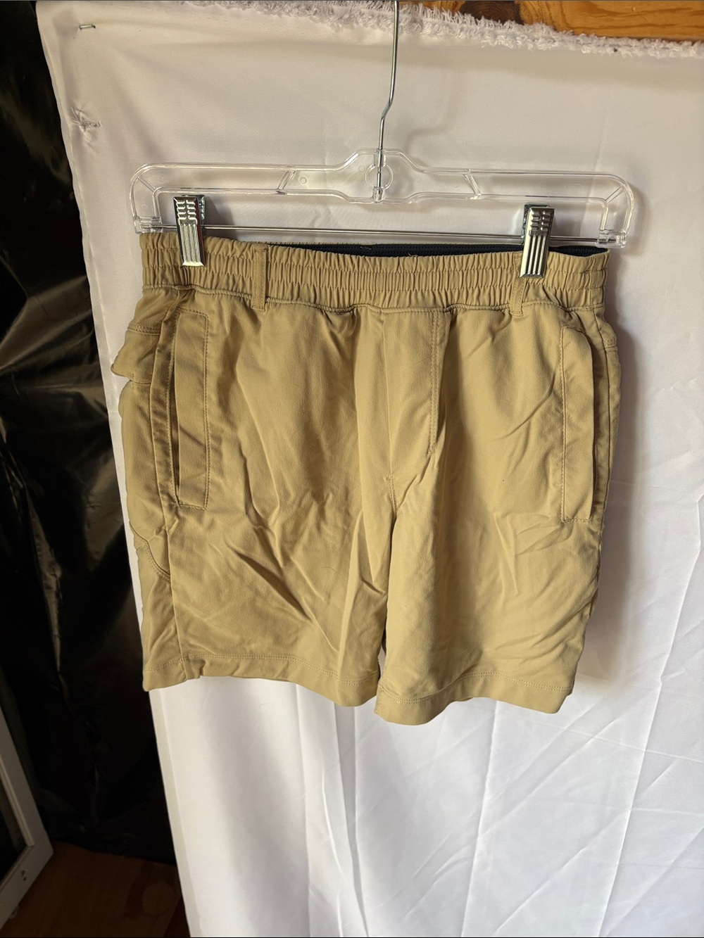 Birddogs Men's lined Khaki Elastic-Waist Athletic Shorts with zippered pocket